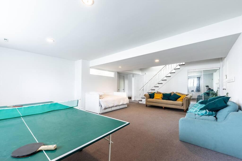 Apartmán Spacious 4Br House Close To Dt Brossard Exteriér fotografie