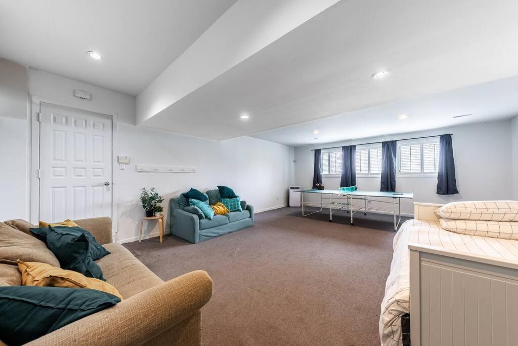 Apartmán Spacious 4Br House Close To Dt Brossard Exteriér fotografie